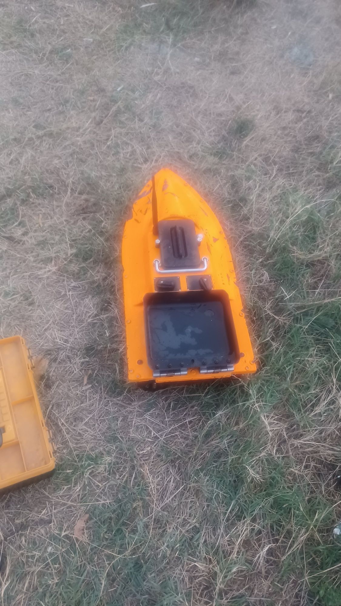 Лодка за захранка Boat D16