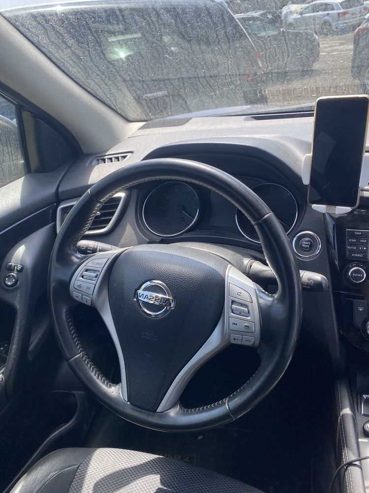 стойка за телефон nissan qashqai j11
