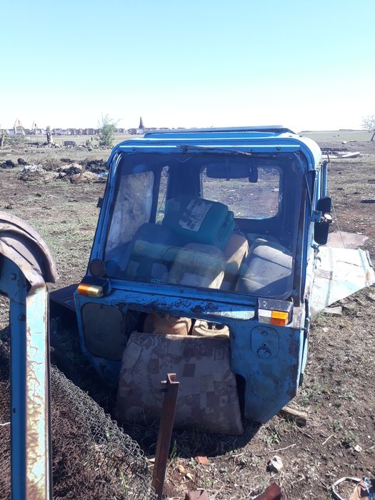 Продам две кабины на мтз капот