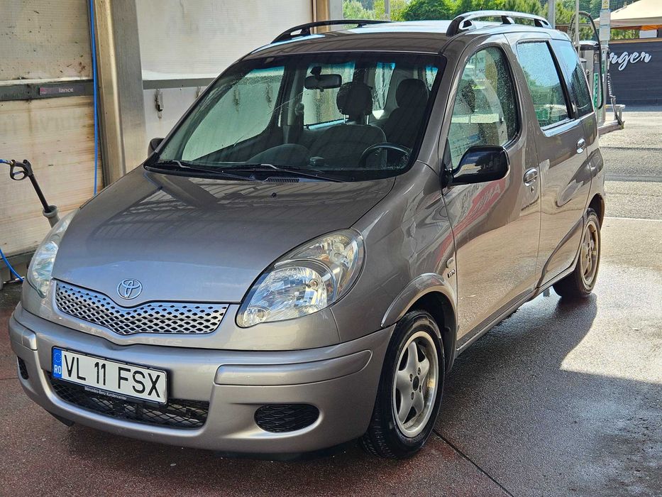 Toyota Yaris Verso, 1.3i, AC, senzori parcare, comenzi volan