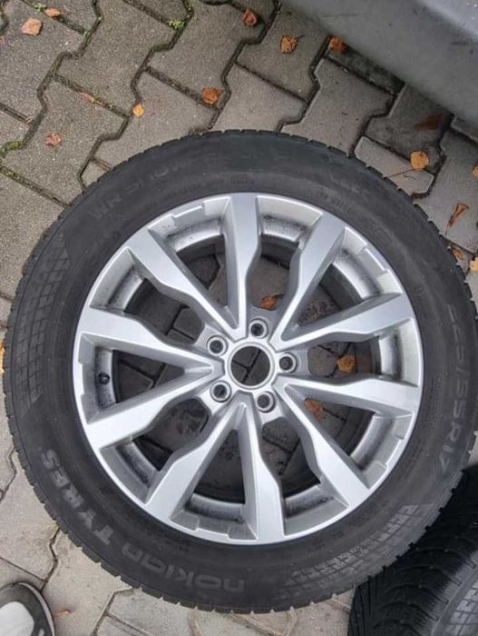 Продавам 4 броя нови алуминиеви джанти с зимни гуми 225.55.17