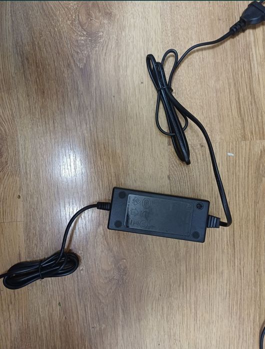 Alimentator 30v 2A pentru boxa audio. Mufa 5,5 / 2,5

#11