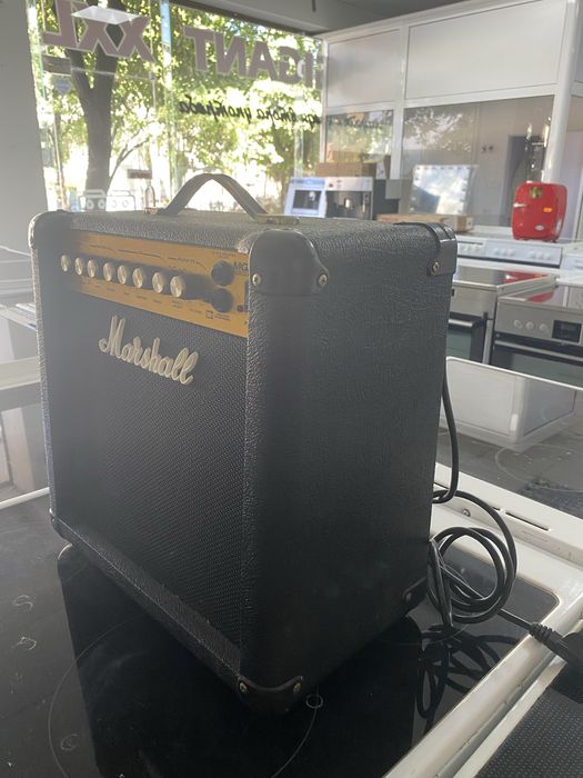 Усилвател MARSHALL
