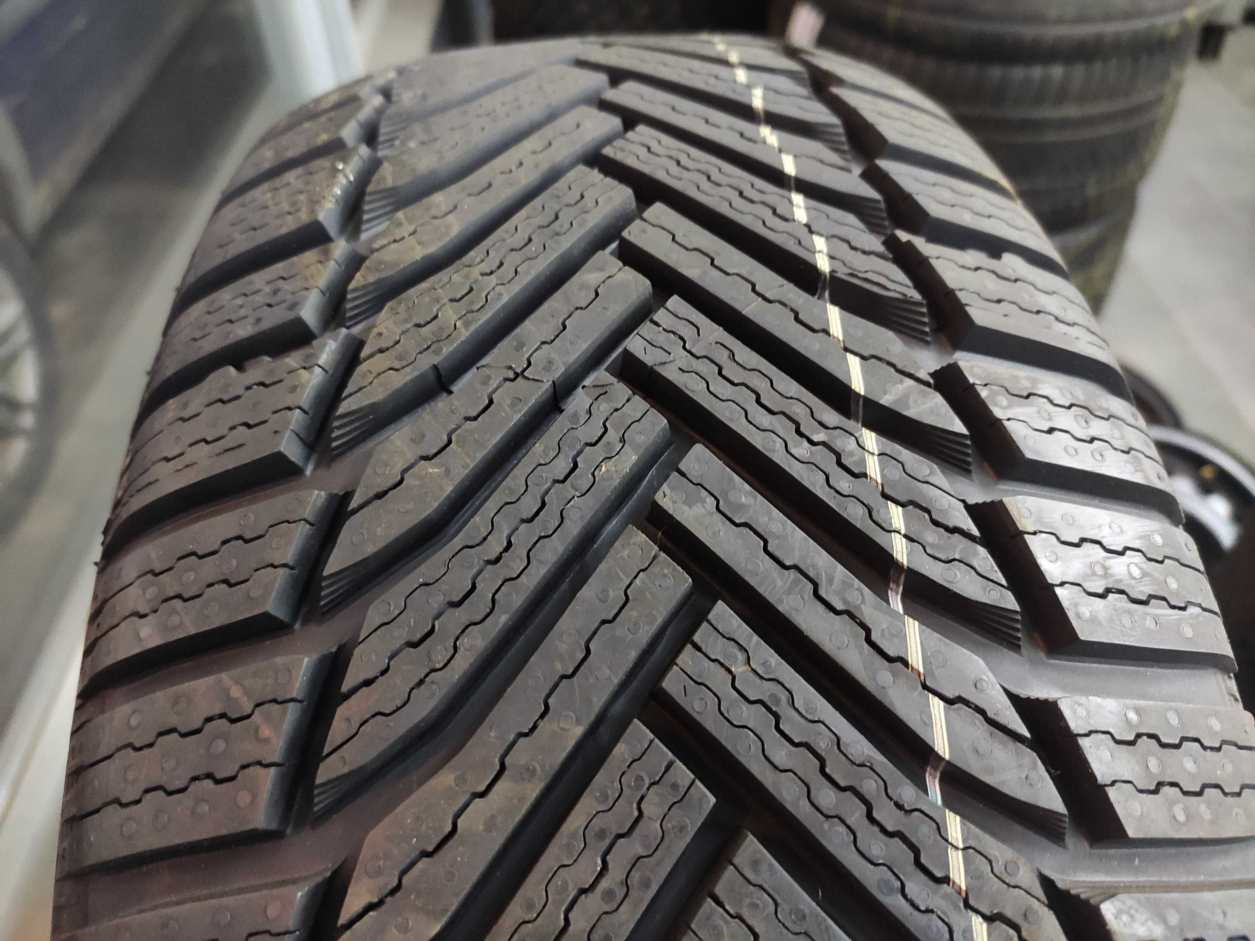 2бр Нови зимни гуми 225 45 17 - Michelin