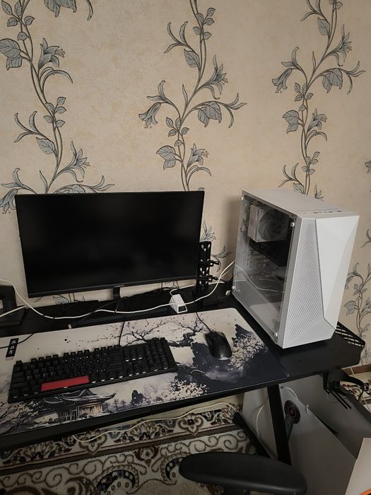 Мощный Игровой компьютер со столом и креслом