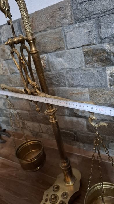 Красива месингова везна