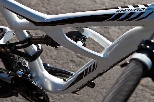 Full suspension Bike Specialized Enduro (Not Merida/Giant)