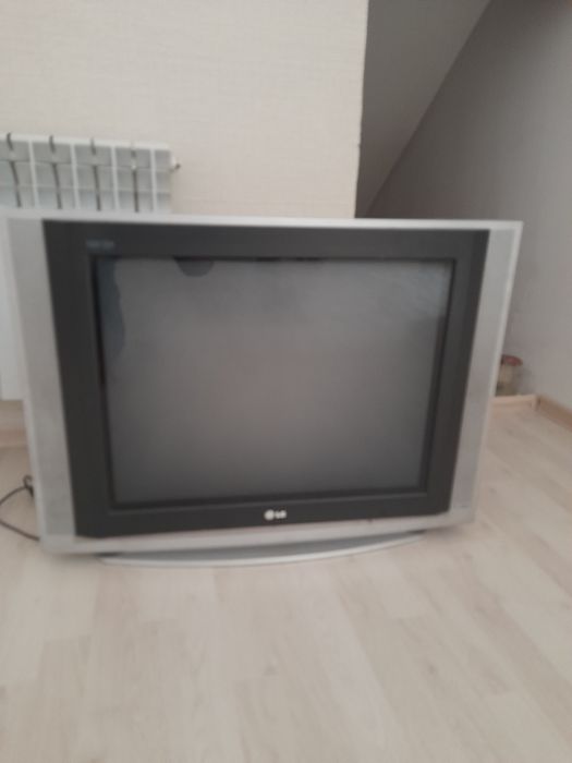 Продам телевизор