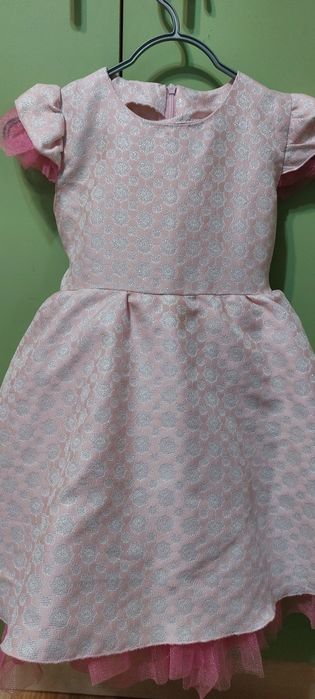 Продам платье для девочки 3-5 лет