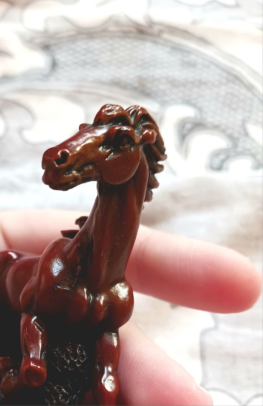 Mini Statuietă din lemn cu un cal