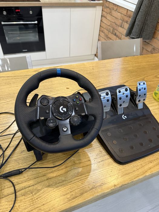 Игровой контроллер Logitech G923 черный