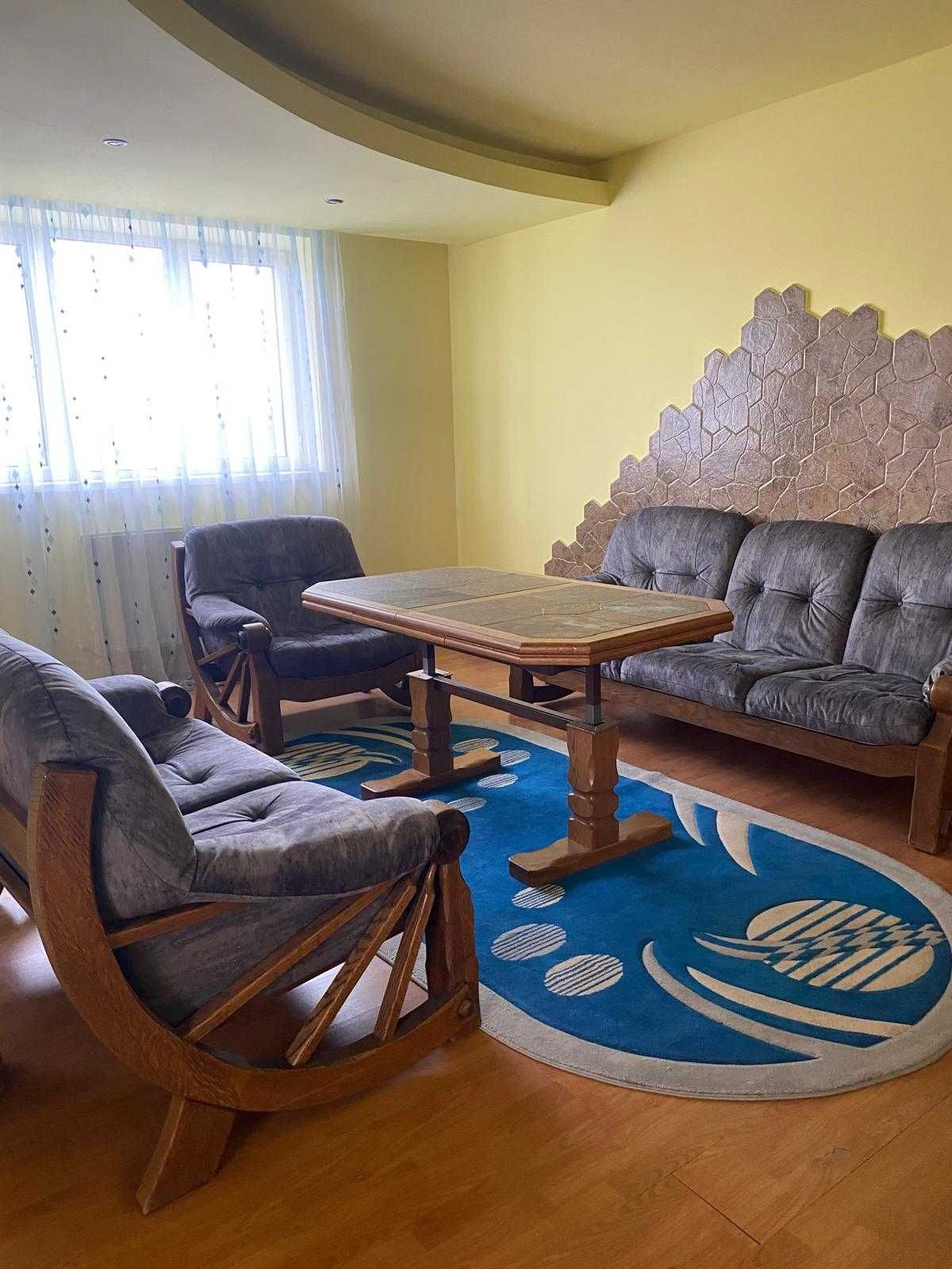 Apartament ZONA CENTRALA, Living + 2 dormitoare 100+mp.