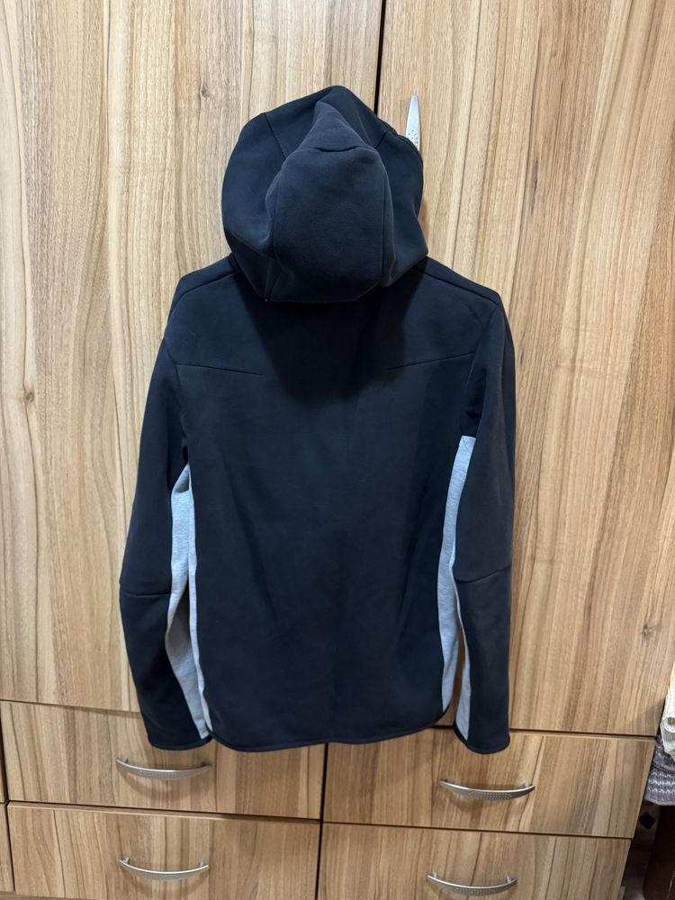 Nike tech fleece xs