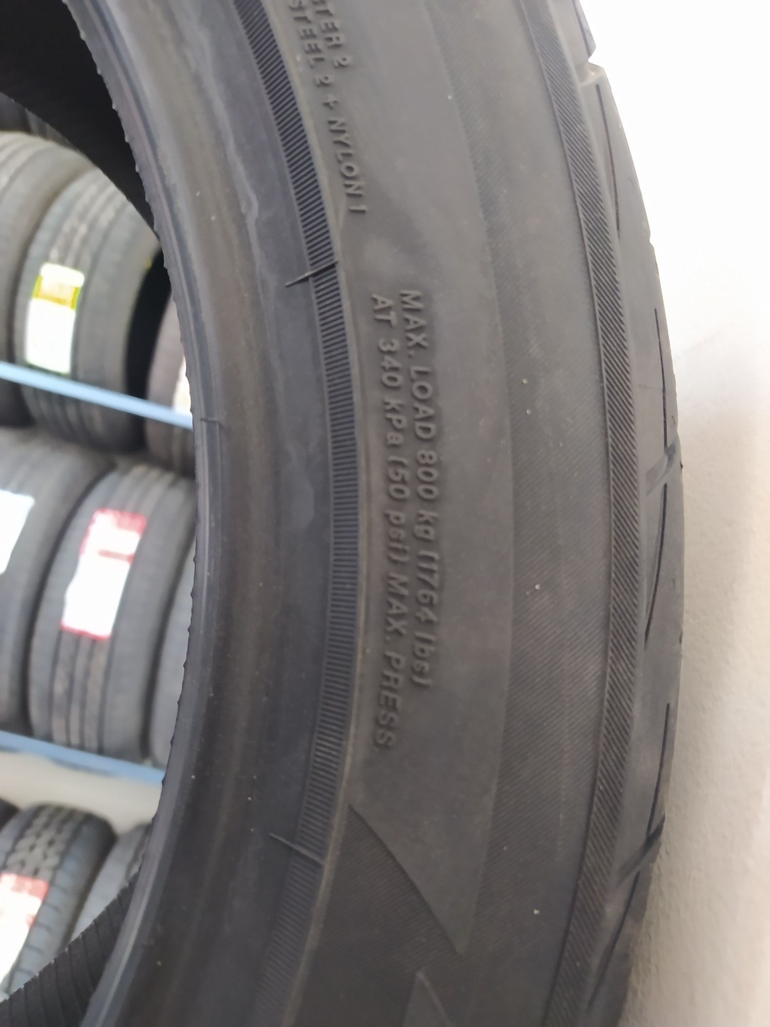 245/45R18 Yokohama V701