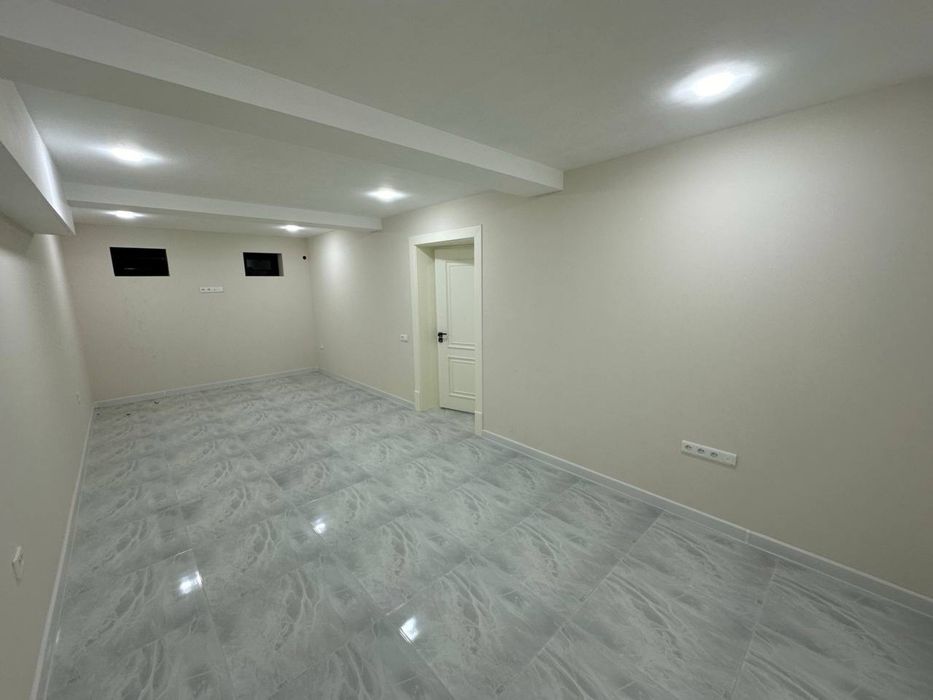 Шота Руставели евро нежилое помещение 200кв.м с арендатором по 2000 уе