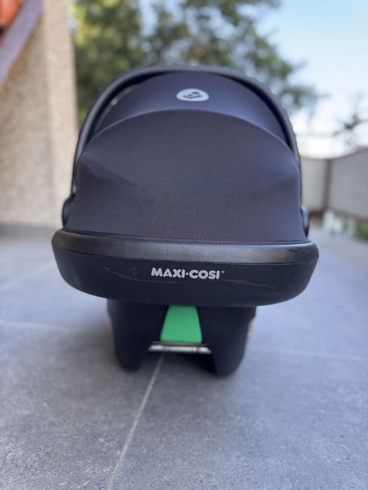 Столче за кола и база Maxi Cosi Family Fix 360 и Coral 360 ПЕРФЕКТНИ