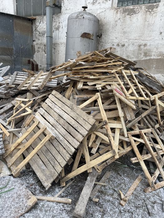 Отдам доски на дрова .