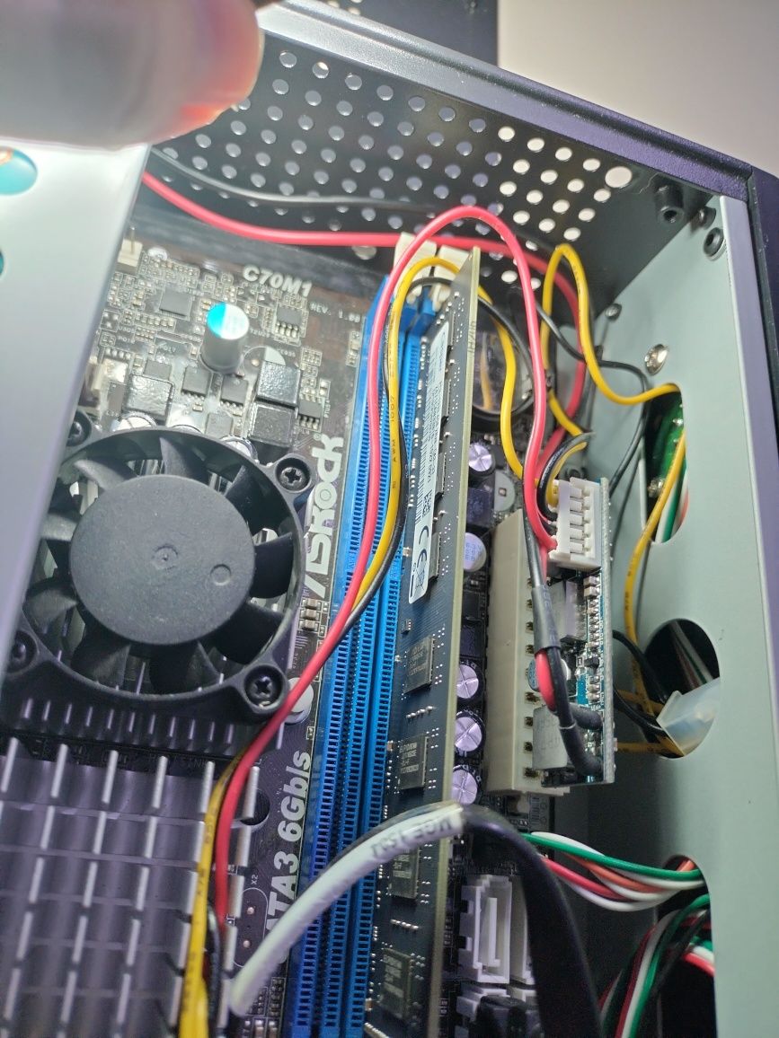 Продам файловый сервер NAS 1tb