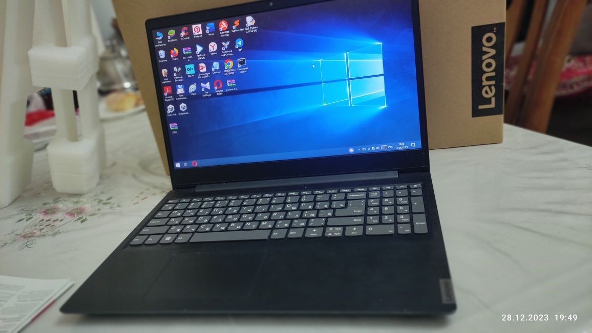 Noutbuk lenovo ideapad s145