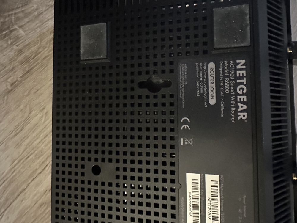 Router wireless netgear r6800