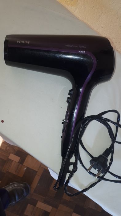 Продавам сешоар Филипс