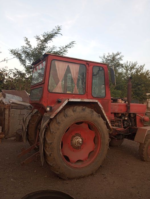 De vanzare tractor U650 cu plug pp4