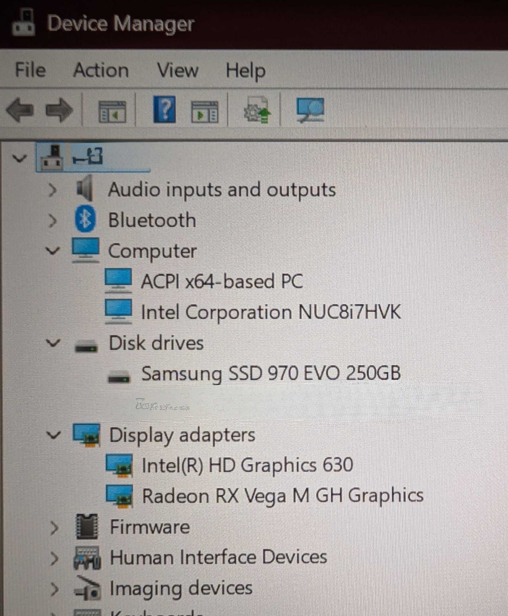 Intel NUC мини компютър