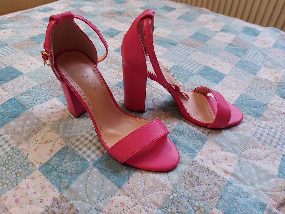 Дамски розови сандали