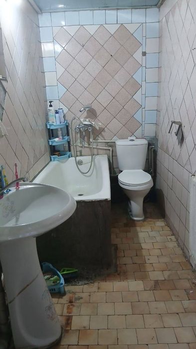 Яшнабадском участок вдоль дороги 1,3сотки