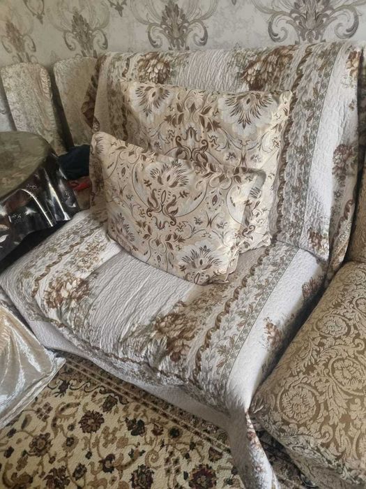 Продам диван и кресла