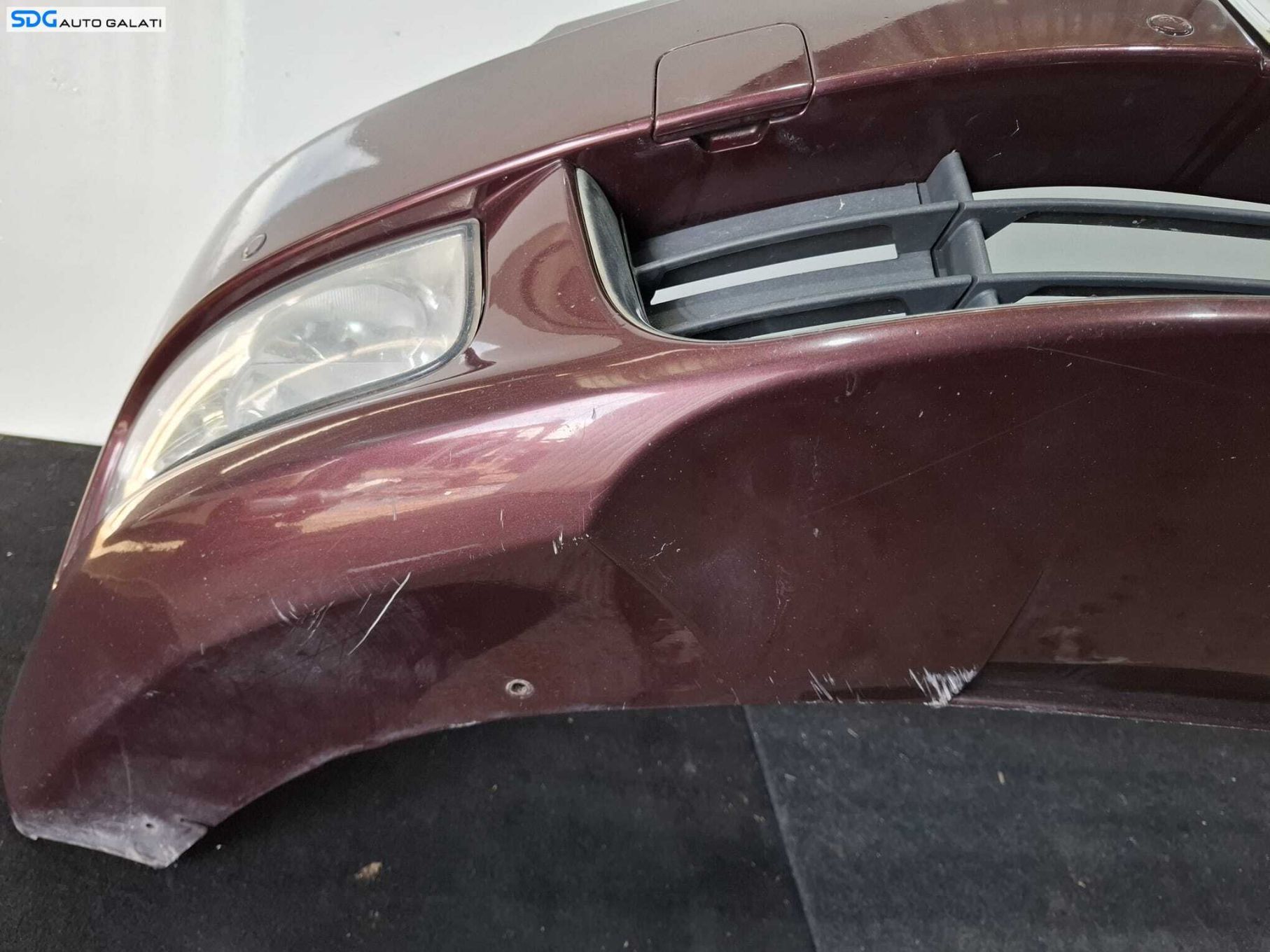 Bara Spoiler Fata Completa cu Proiectoare Fara Grila dintre Faruri Skoda Superb 2 2008 - 2013 [L4392]