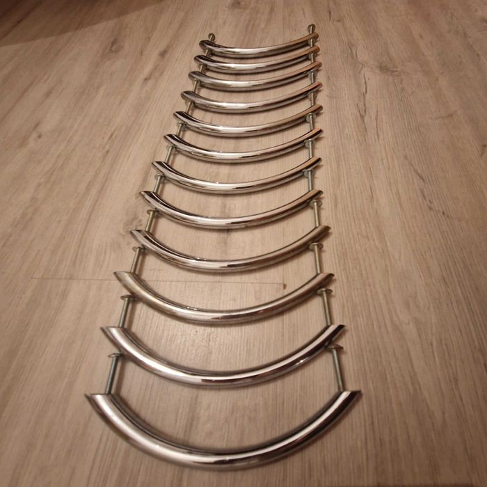 Manere mobilier metalice