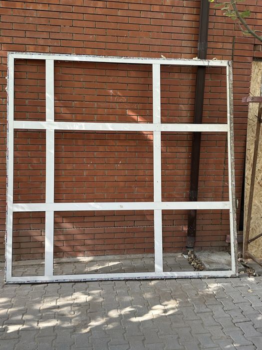 Оконная рама из металлопластика 255 см х 249 см