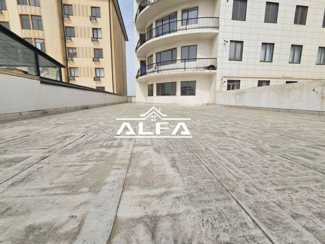 4 xonali 130m² +200m² pentxaus, 3-qavat.