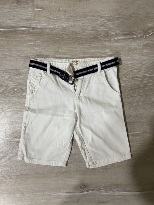 Продам костюмы на 7/8 лет и втопрй костюм 9/10/11 лет