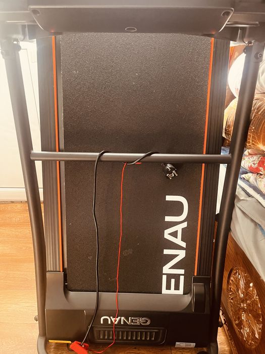 Беговая дорожка почти новая