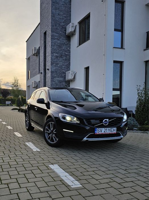 Volvo V60 Cross Country - AWD !