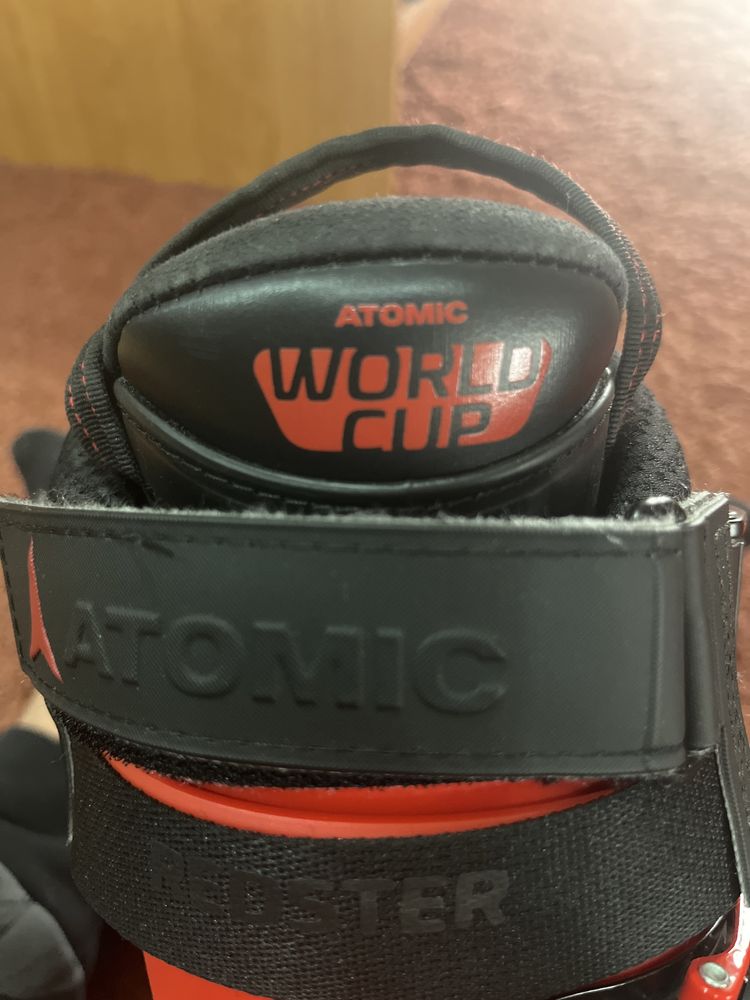 Ски обувки Atomic Redster WC 170 25-25,5 със сак за обувки и каска