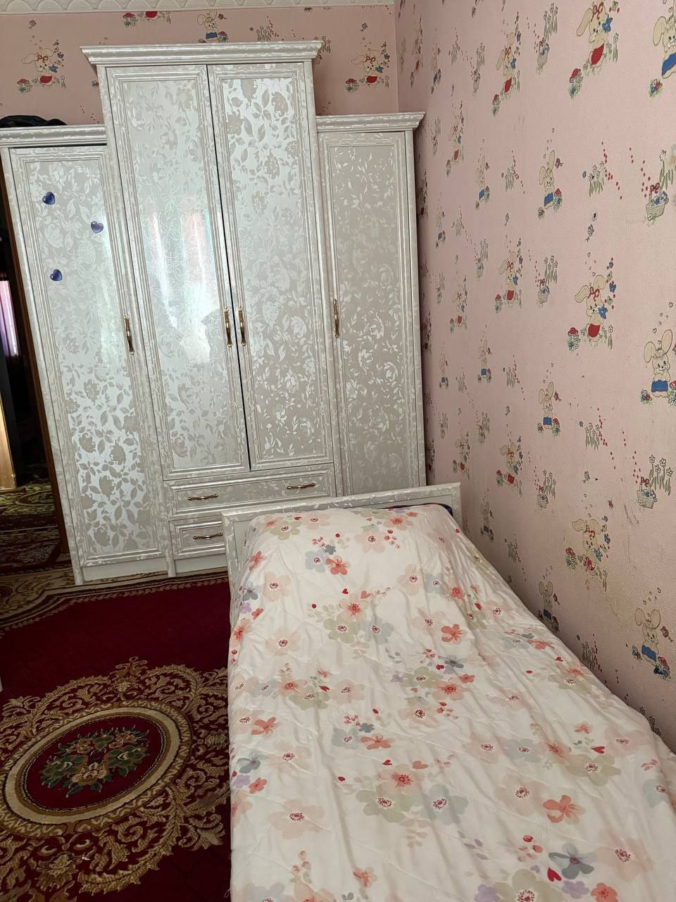Ок рангли шкаф бн дивани 2та холати зур