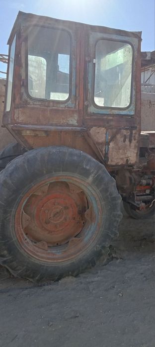 Traktor sotiladi holati yaxshi