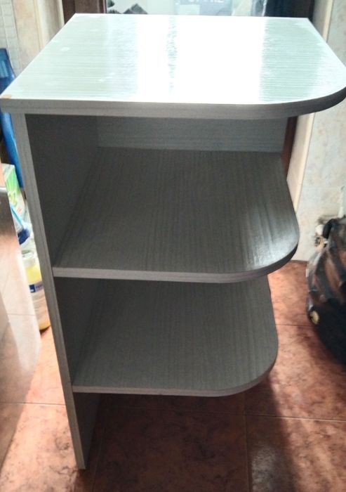 3buc Etajera depozitare. Noptieră/etajera colt albă. Masă sticla