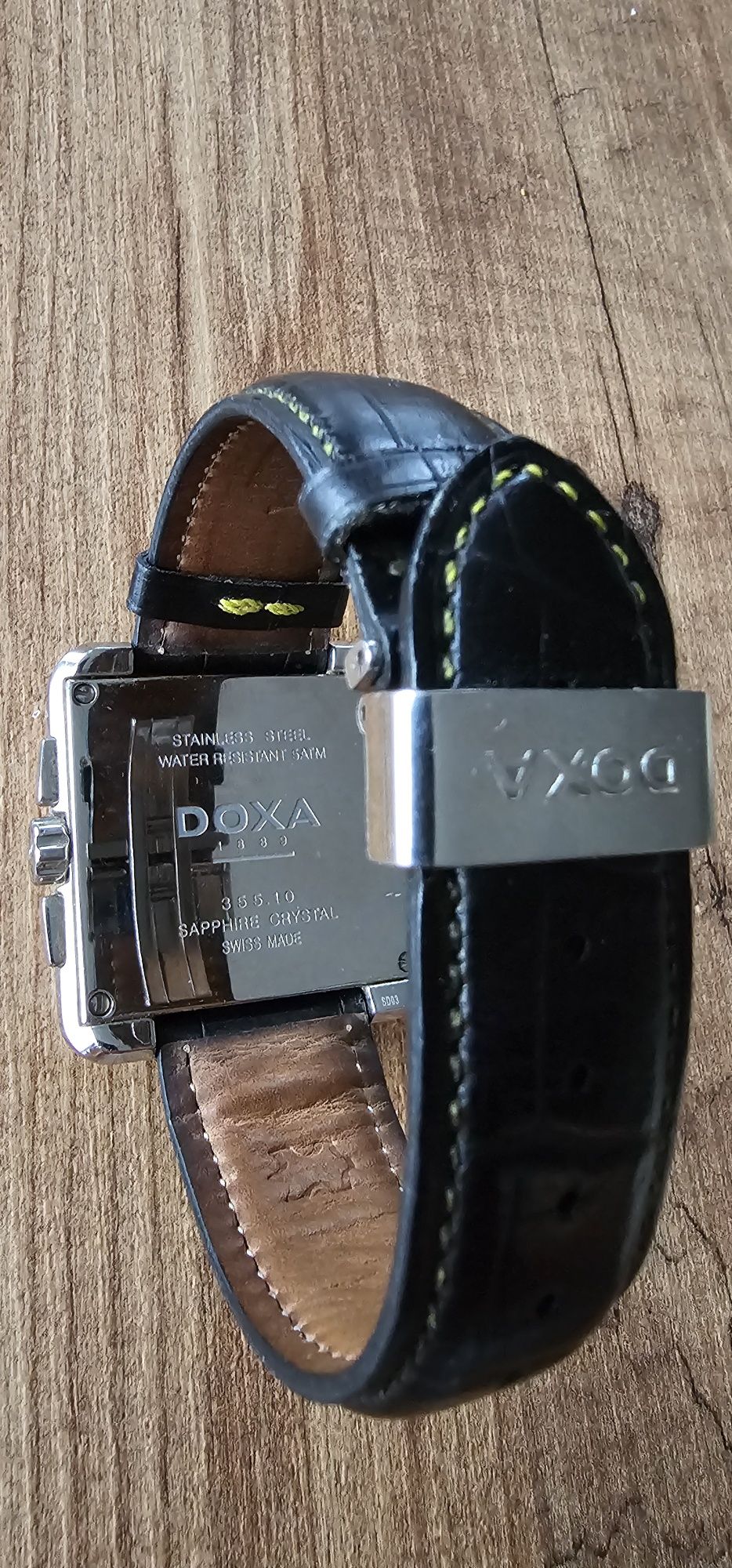 Часовник Doxa swiss made