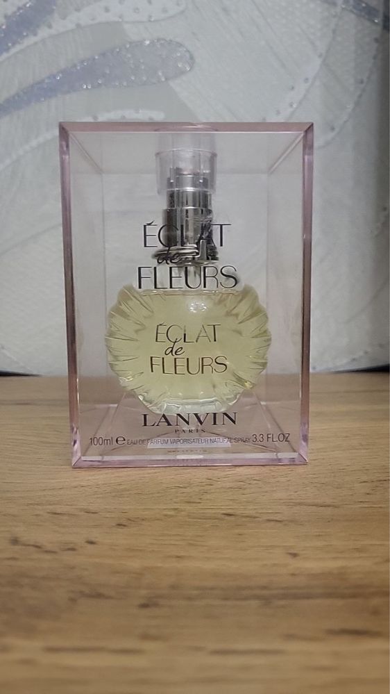 Продаются духи женские Eclat De Fleurs