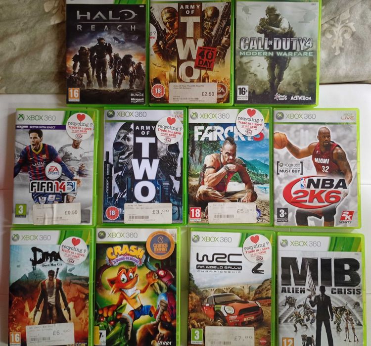 Xbox 360 + 2 безжични контролера + 11 игри