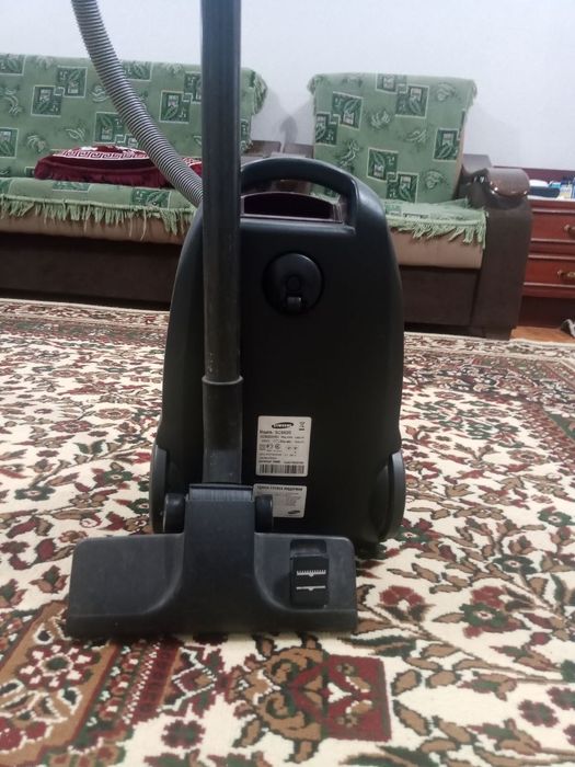 Пылесос модель: "Samsung 1600w"