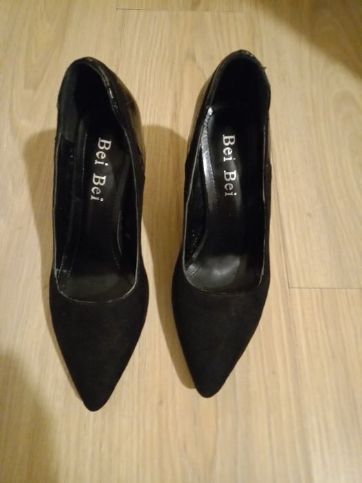 Pantofi cu toc subțire comozi