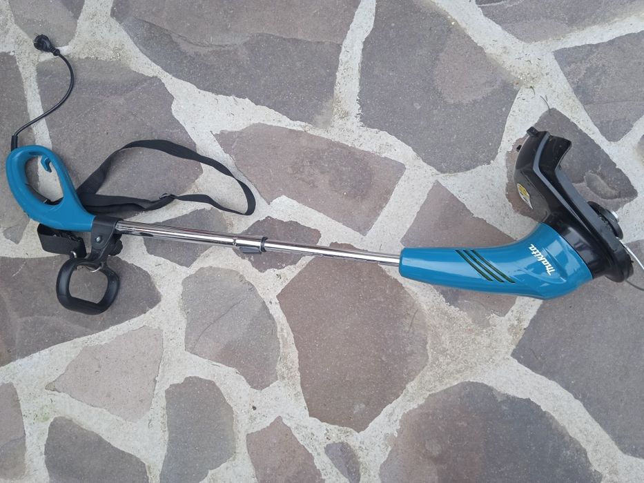 Vând Trimer electric Makita 180 lei