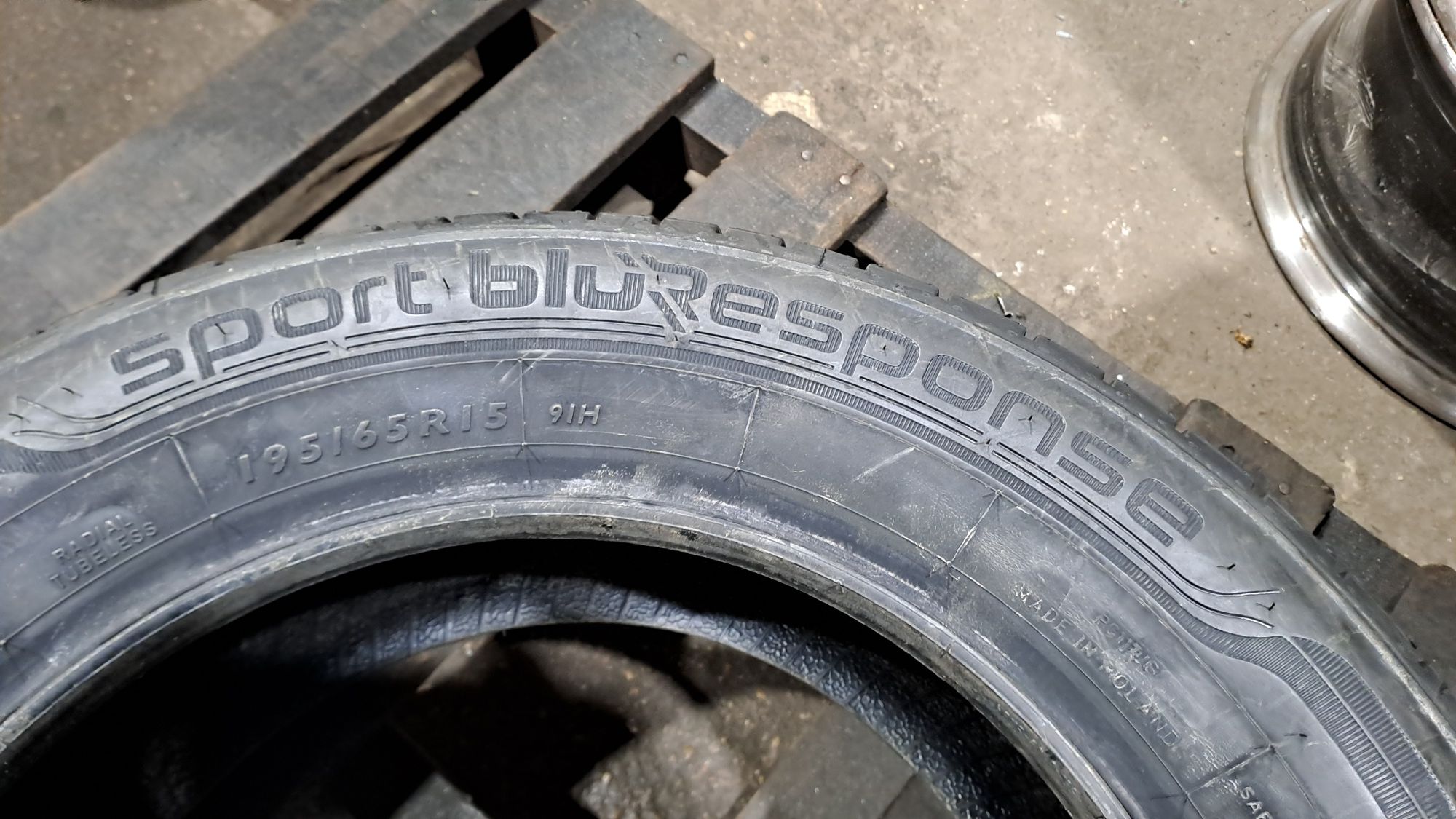 1бр. Нова 195/65/15 Dunlop Sport Bluresponse