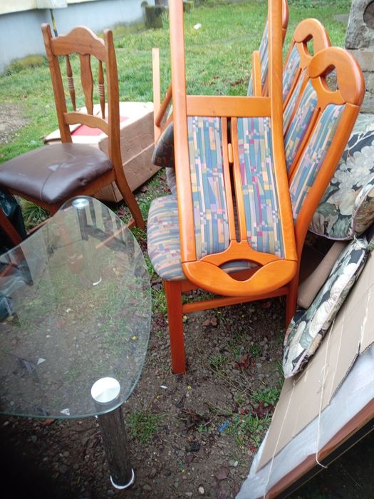 Scaune tapițate vechi