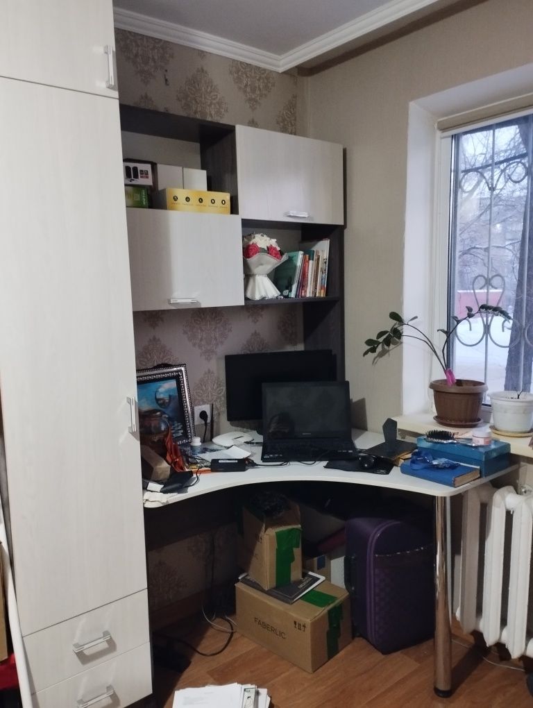 Продается компьютерный стол